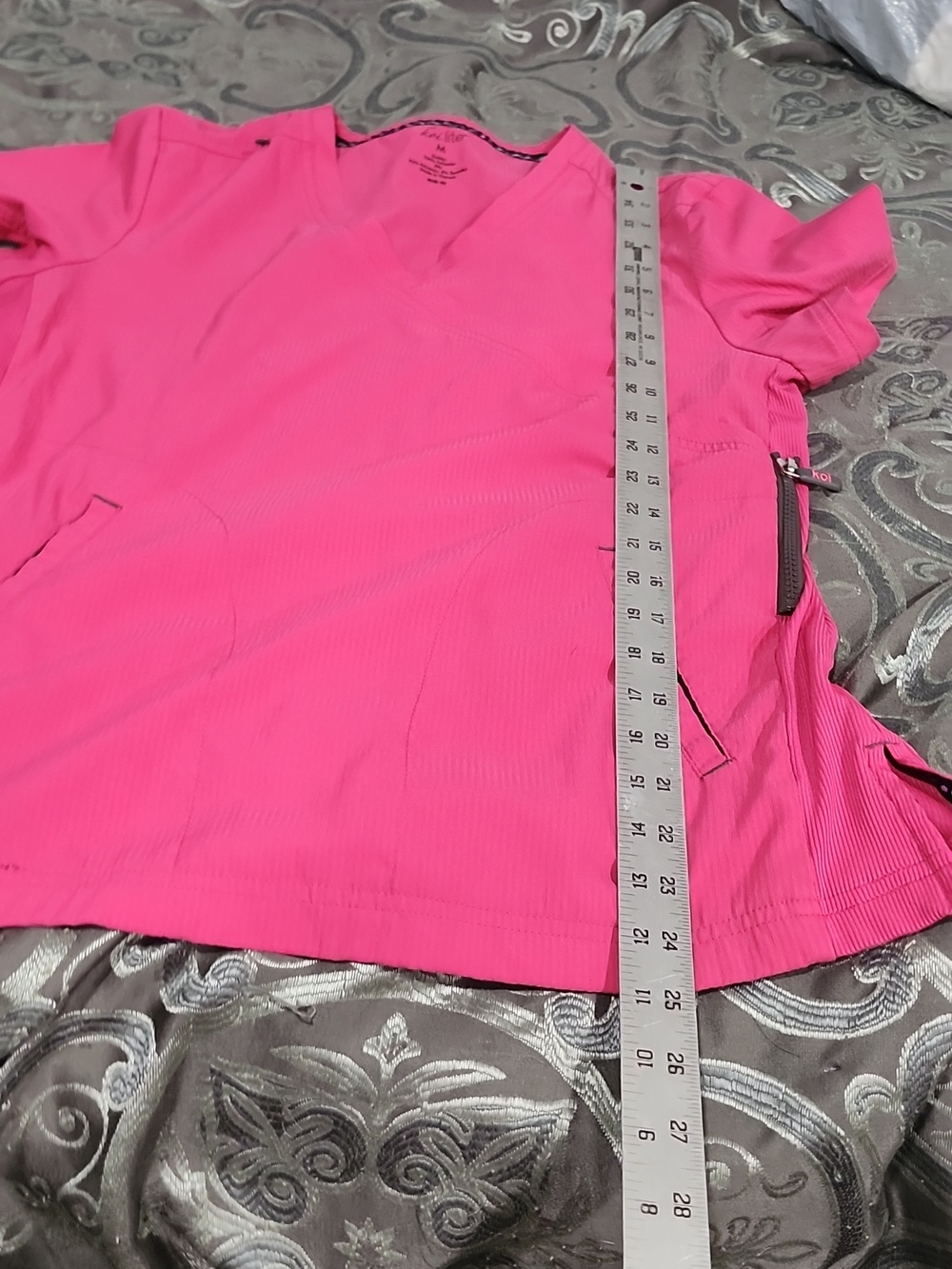 Koi Lite Bright Pink Slimfit Stretch Scrub Top Wuth Pinstripe Texture Sz M - Picture 3 of 6